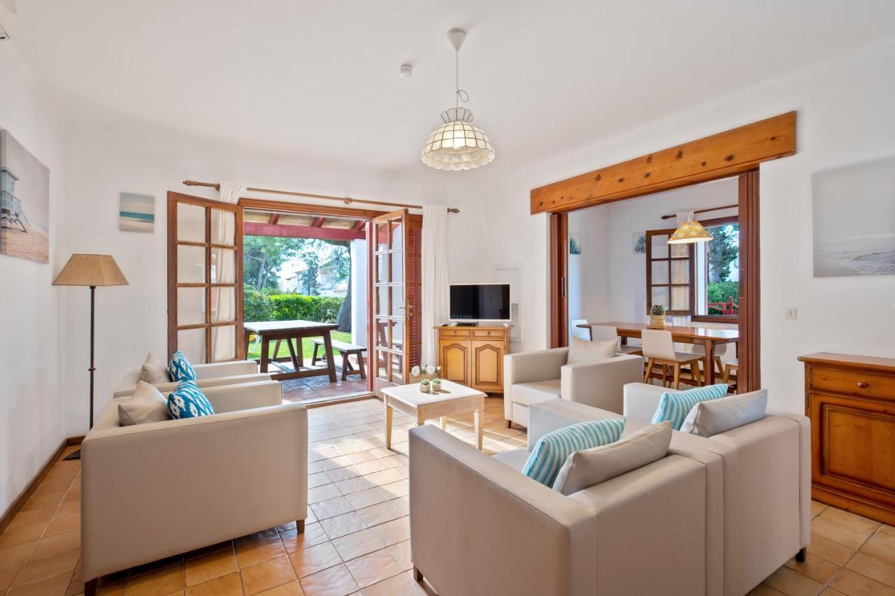 Villa Sa Palmera กาลาดอร์ ภายนอก รูปภาพ